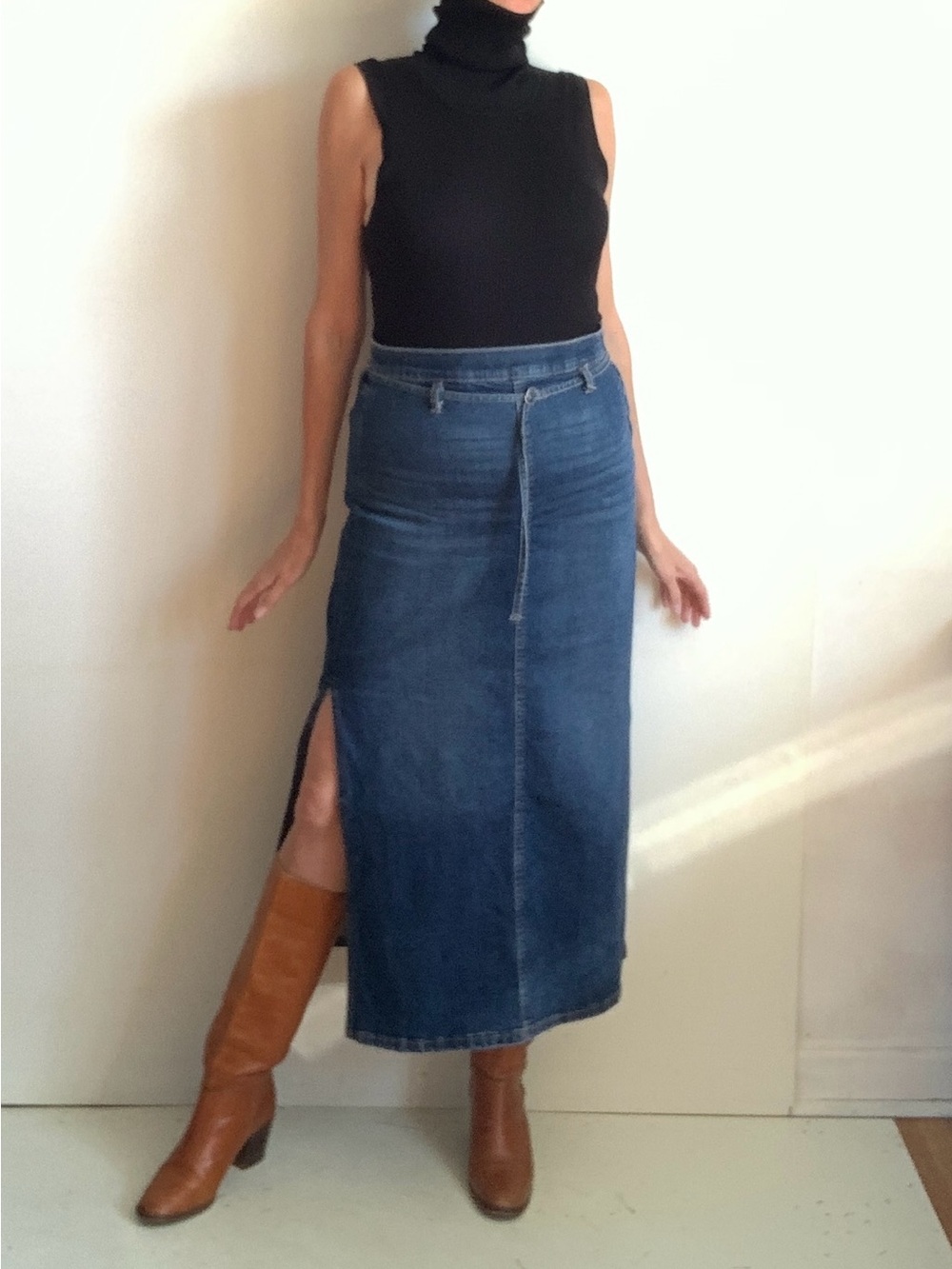 Awesome Silk Sleeveless Black Turtleneck